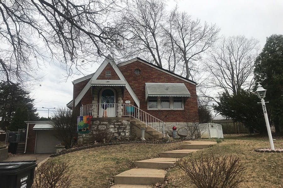 1st image of 576 Bellsworth Dr