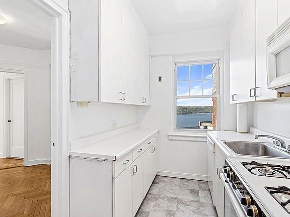 4th image of 120 Cabrini Blvd APT 21