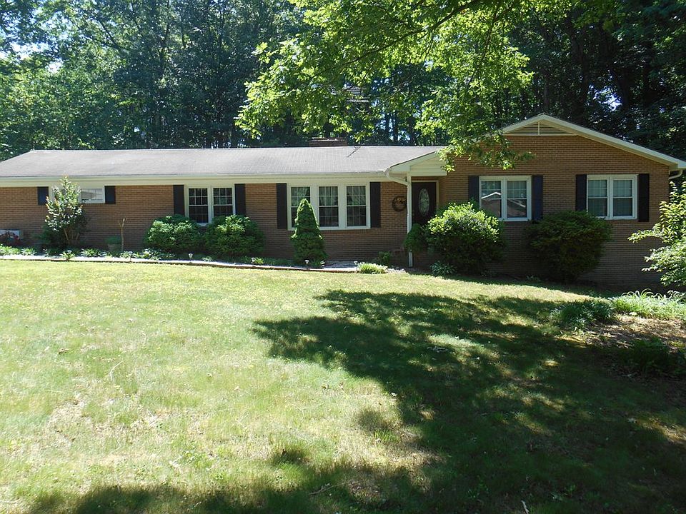 1st image of 132 Glenn Ct