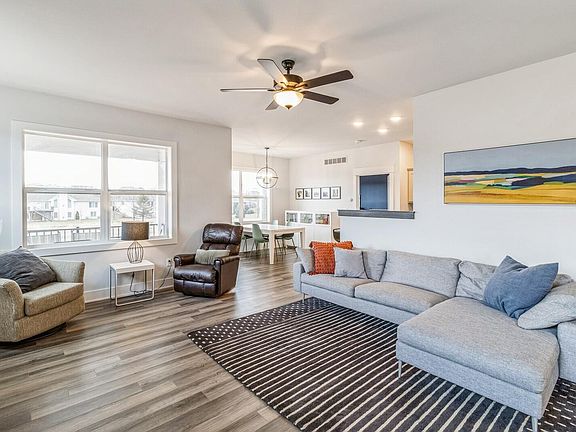 3rd image of 4104 Aldrin Ave