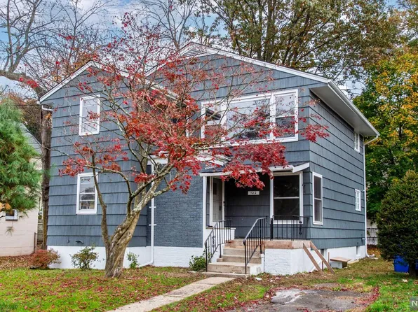 122 Dean Dr, Tenafly, NJ 07670