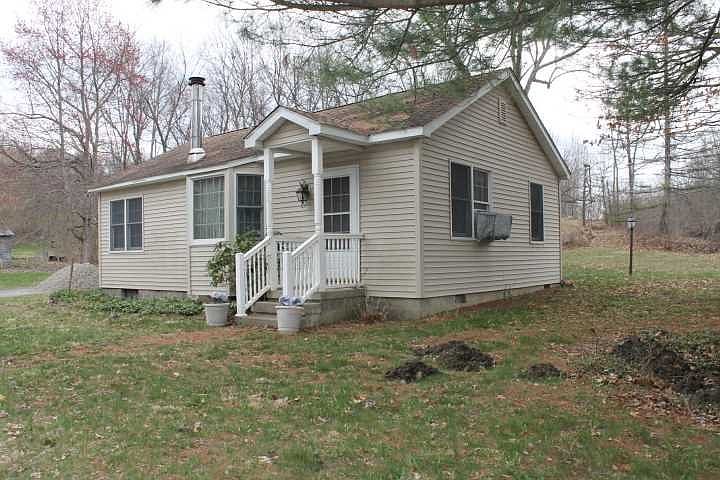 1st image of 6 Deforest Ln