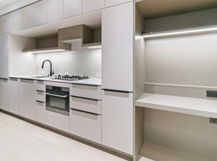 125 Albert St #118, Pt Moody, BC V3H 2M5