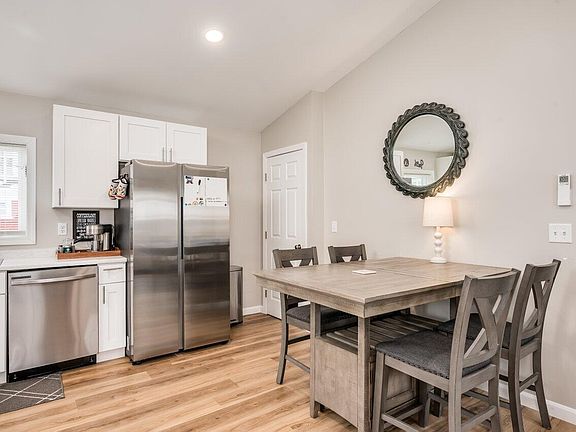 5th image of 598 Main Street