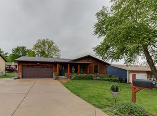 2928 Park Valley Dr, Saint Peters, MO 63376