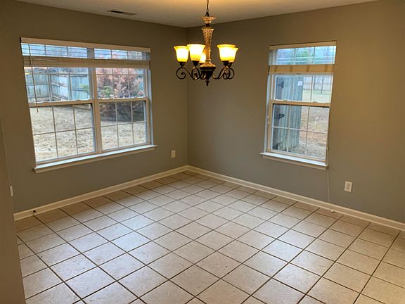 5th image of 224 Park Stone Dr