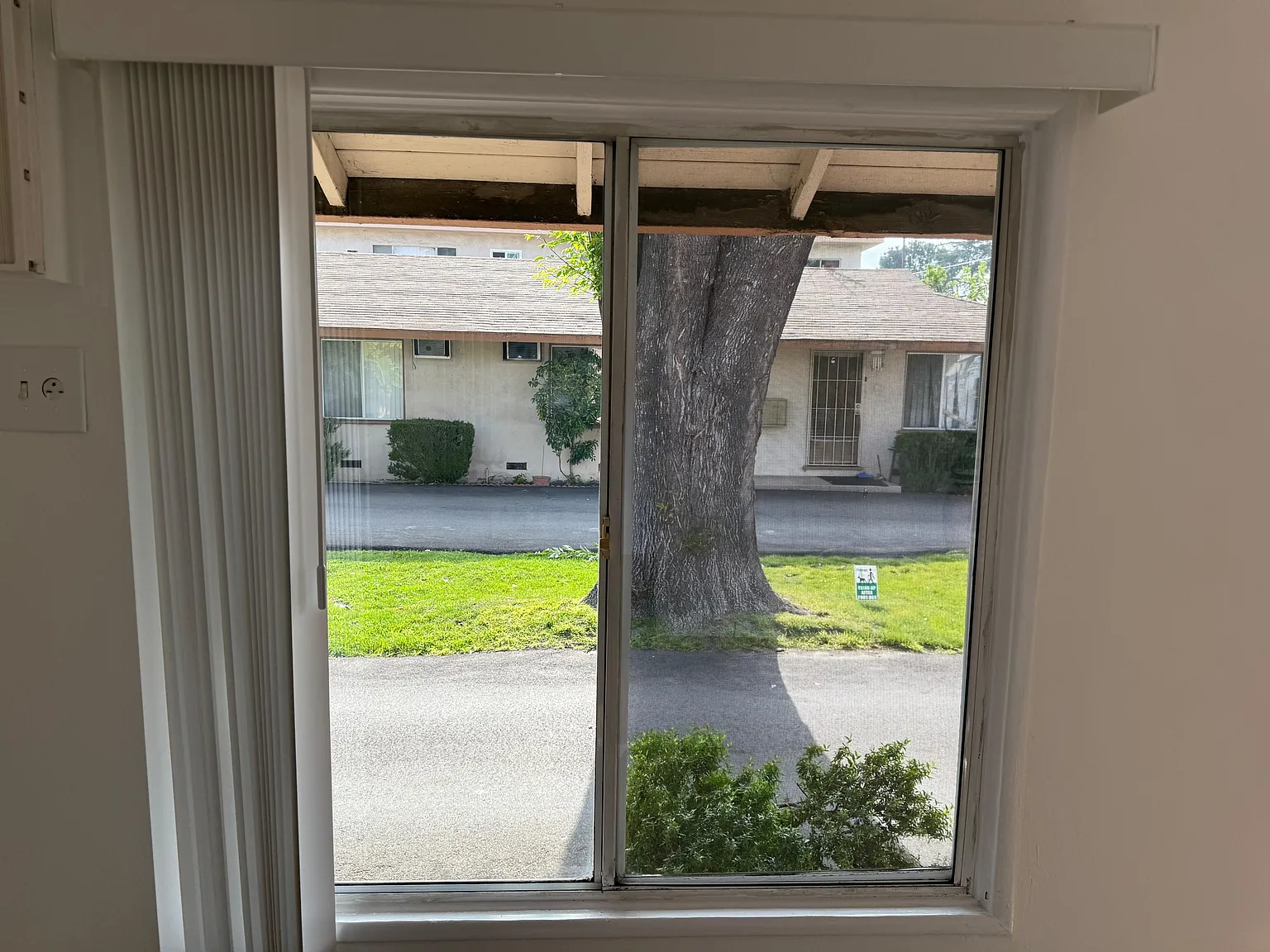 Oxnard St, Van Nuys — Photo 3