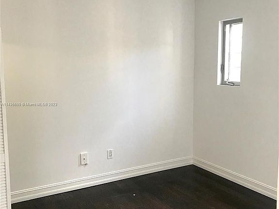 5th image of 611 11th St APT 204