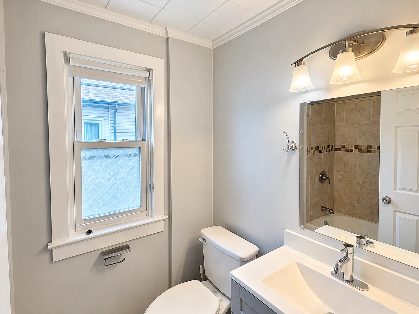 4 bed, 1000 sqft, $3,850 — Photo 3