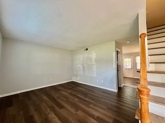 Willow Dr — Photo 3