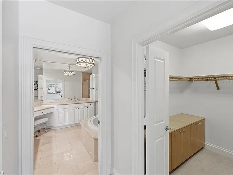 411 6th St S #202 — Photo 22