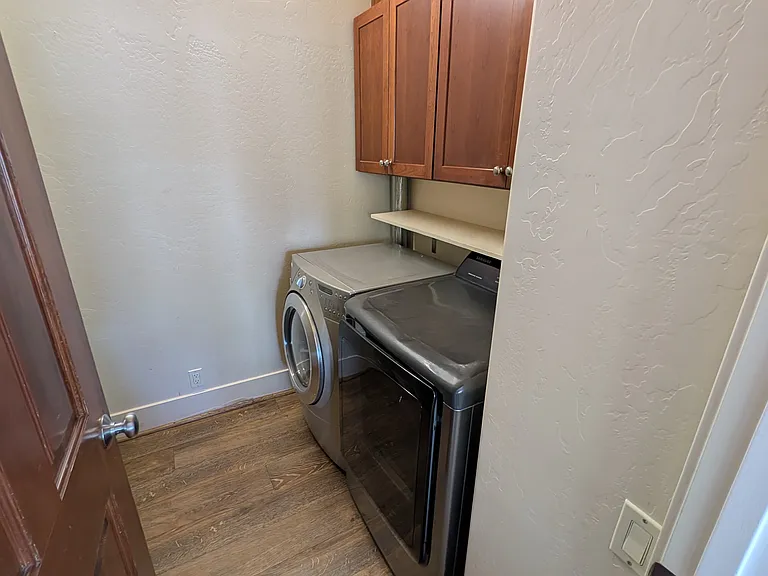 530 Evans Ct — Photo 15