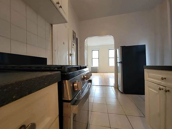 2nd image of 488 E 74th St #5O
