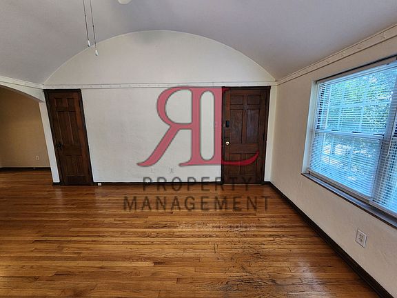 3rd image of 1088 Northwest Blvd APT D