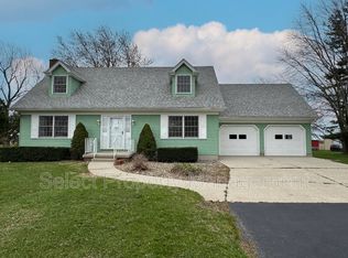 8001 Lafayette Center Rd, Yoder, IN 46798