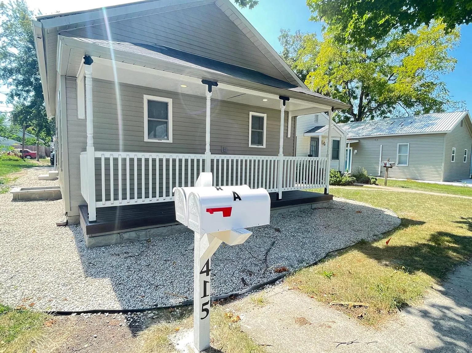 415 Perry St — Photo 1