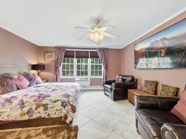 87 Sherman Place image 12 of 37