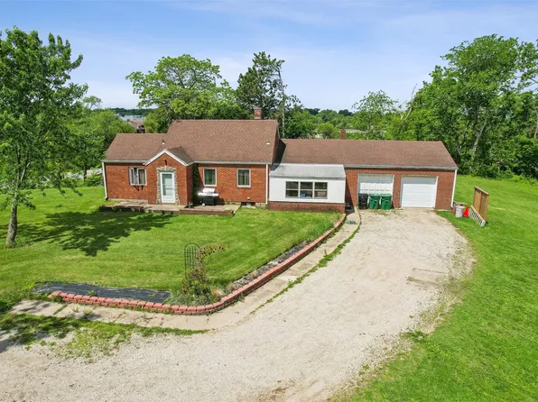 5255 Meredith Dr, Des Moines, IA 50310