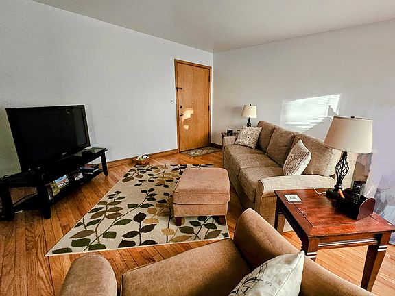 2nd image of 4000 N Farwell Ave #6