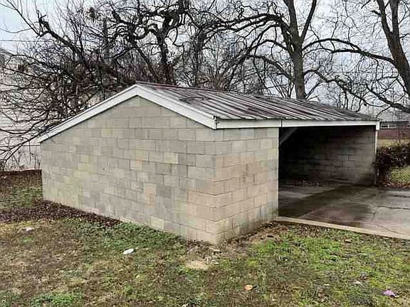 4th image of 131 SW 18th St