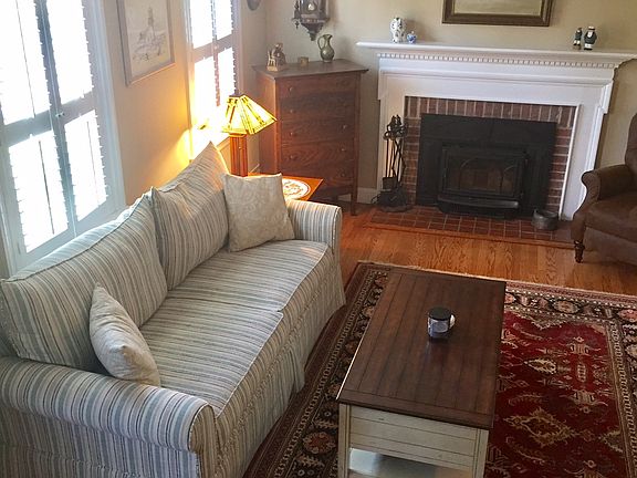 LR w/Classic Radburn Mantle