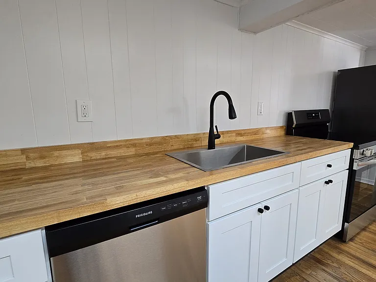 400 W Main St #9 — Photo 13