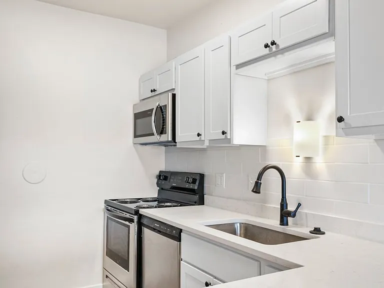 1314 N Gammon Rd #B — Photo 2