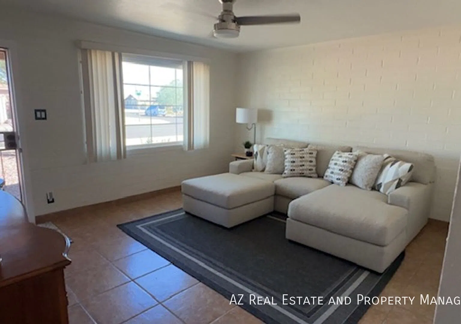 Charming Scottsdale 3-Bedroom Home with Granite Kitchen & Washer/Dryer Included! — Photo 3