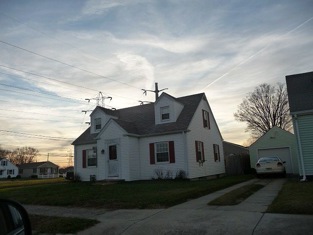 2nd image of 153 Edgemere Rd