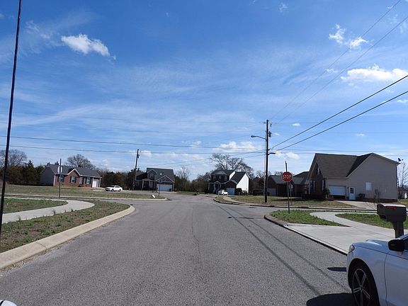 4th image of 436 Princeton Dr