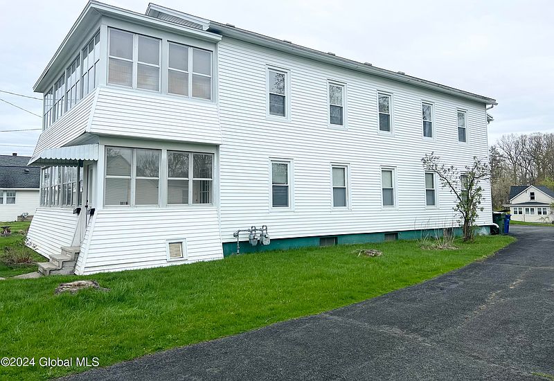 3rd image of 44 Leversee Avenue