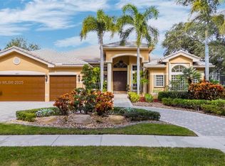 10213 S Lake Vista Cir, Davie, FL 33328