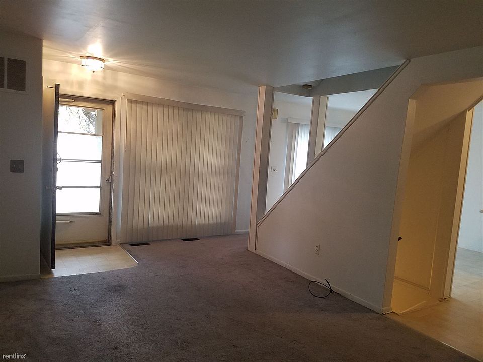 2nd image of 8655 Edgewater Ln
