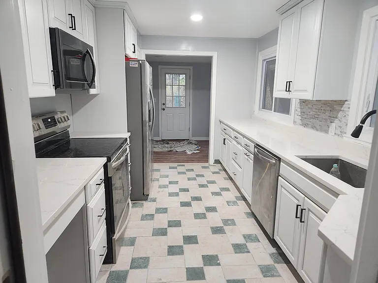 1751 S Main St — Photo 29