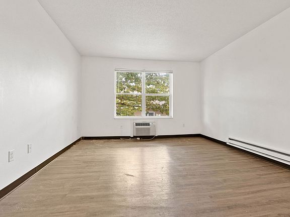 4th image of 611 W Van Weiss Blvd #3-24