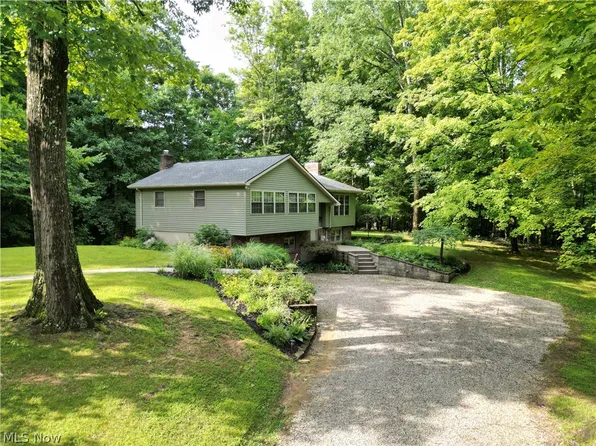 210 Camp Ln, New Concord, OH 43762