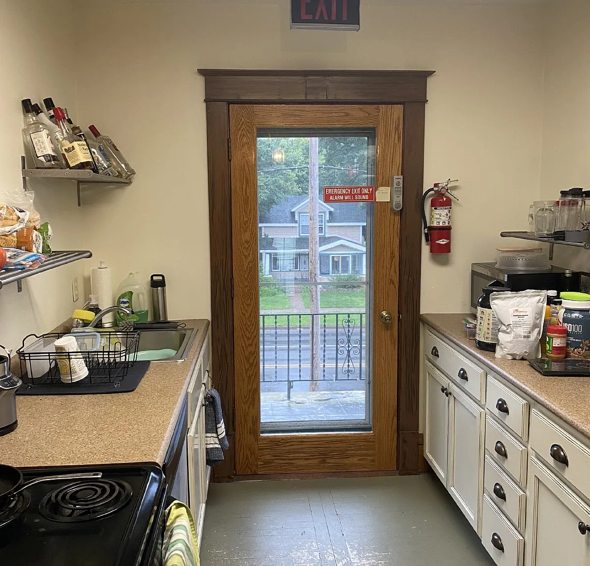 4 bed, 1.0 bath, $450 — Photo 2