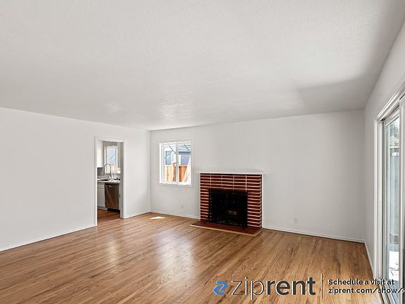 5th image of 1920 Briarwood Dr