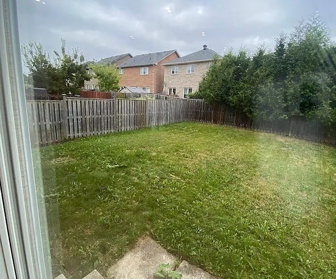 1812 Castlemore Ave — Photo 23