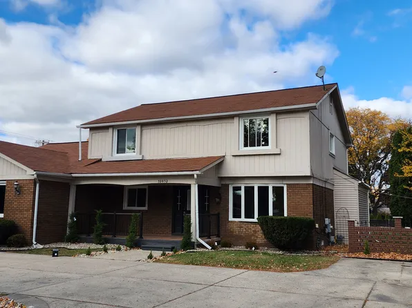 32032 Schoolcraft Rd, Livonia, MI 48150