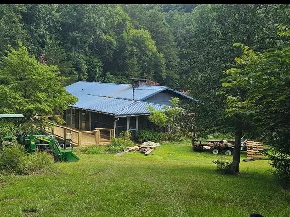 1069 Harbert Valley Rd, Toccoa, GA 30577