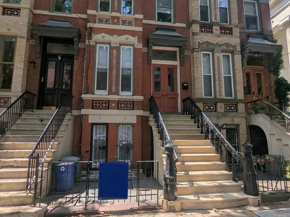 6 Hampton Ct, Jersey City, NJ 07302