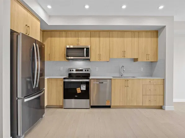 100 S Banister Dr #3306, Okotoks, AB T1S 5Y3