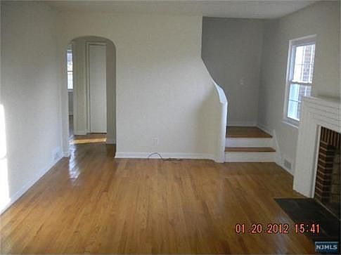 3rd image of 4-11 17th St