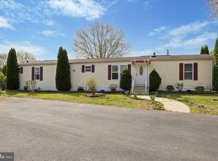 23 Patton Dr, Honey Brook, PA 19344