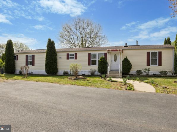 23 Patton Dr, Honey Brook, PA 19344