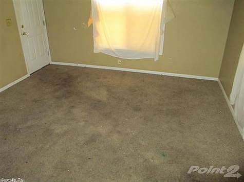 5th image of 1004 N Parkside St