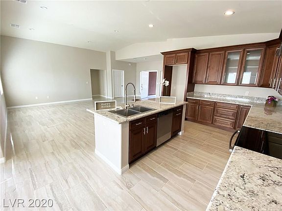 2nd image of 5561 Bridger St