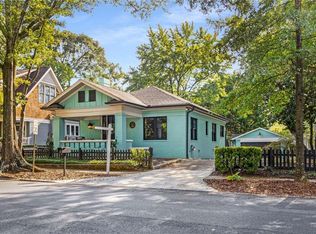 811 E Lake Dr, Decatur, GA 30030