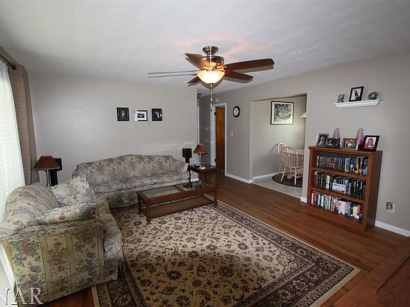 3rd image of 1525 Julie Dr